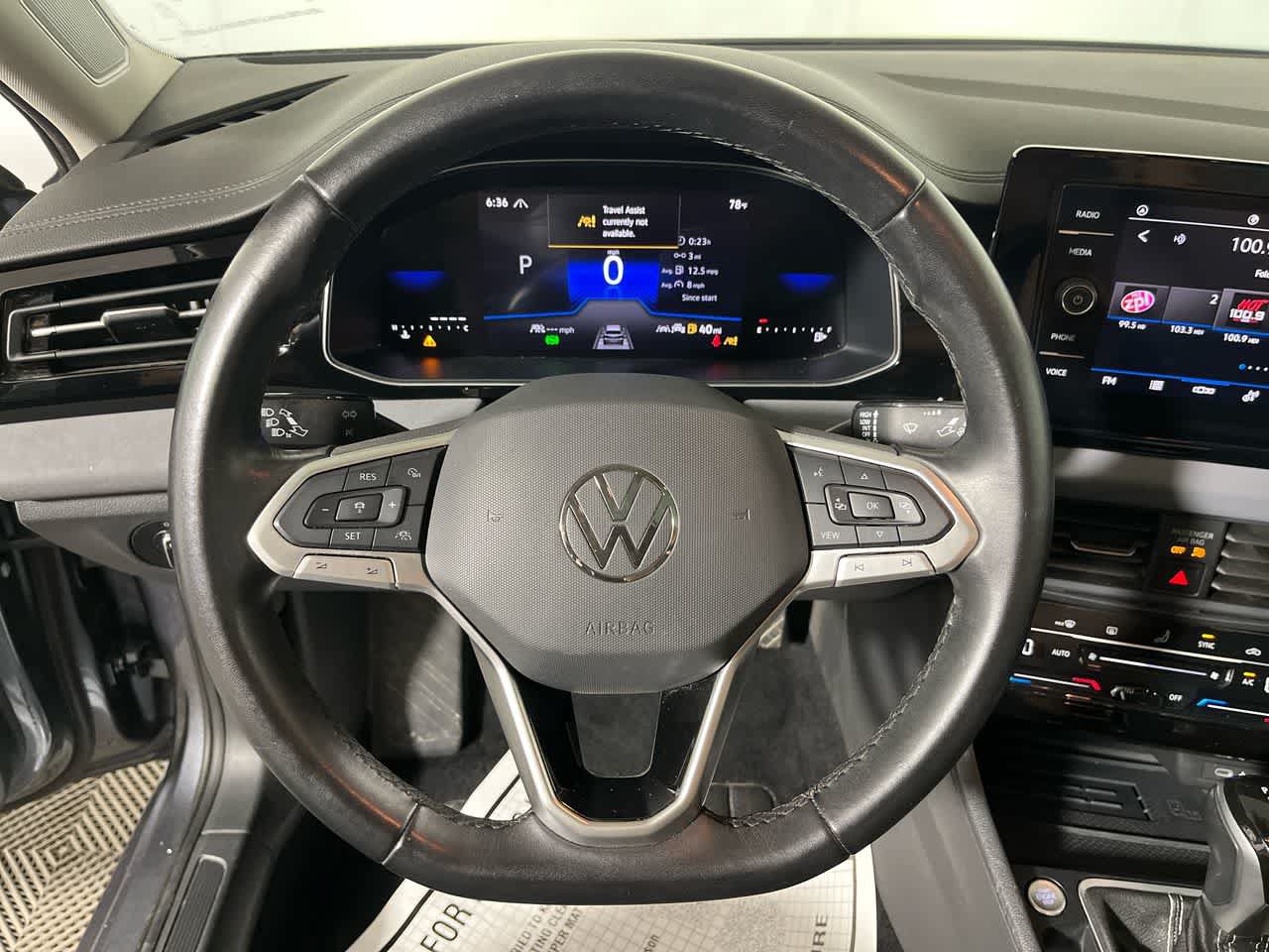 Used 2025 Volkswagen Jetta SE FWD image 16