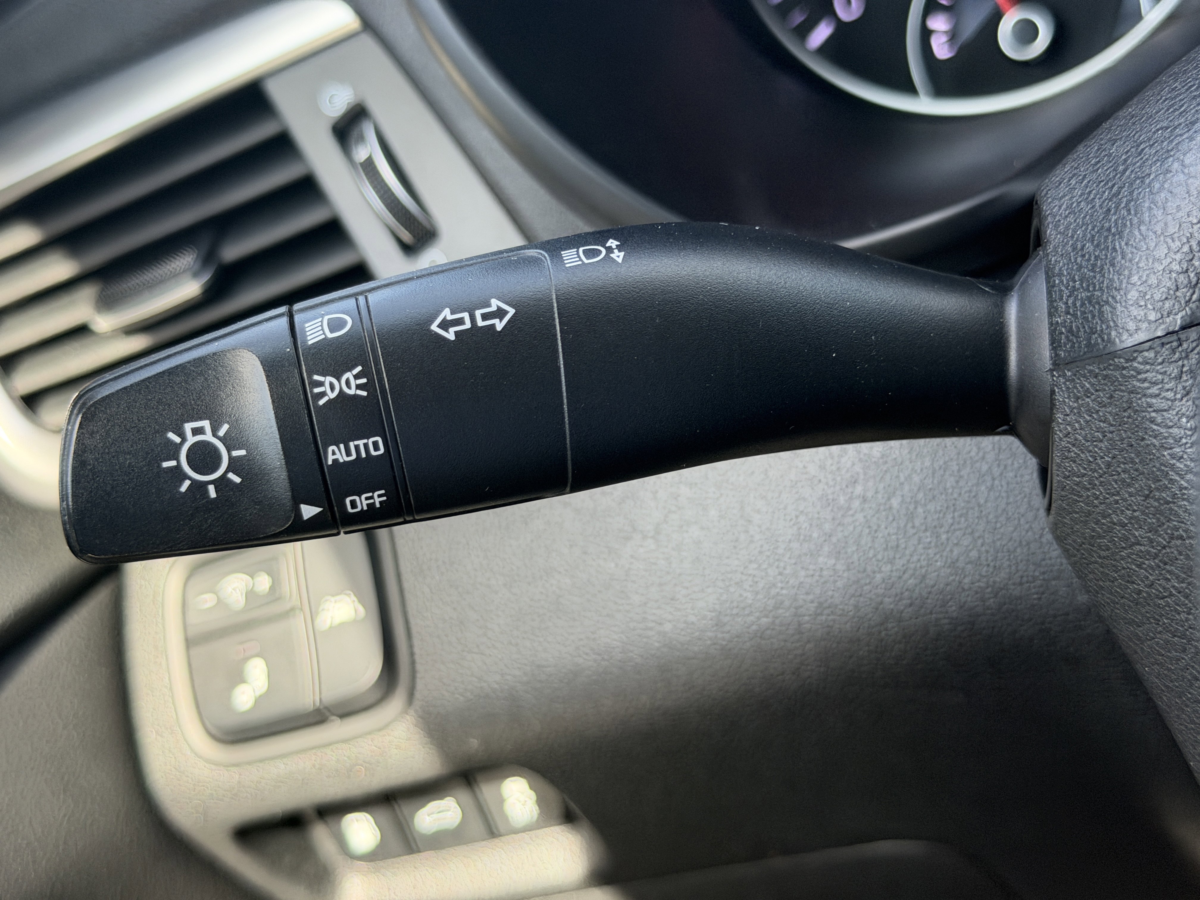 Certified 2020 Kia Optima SE image 29