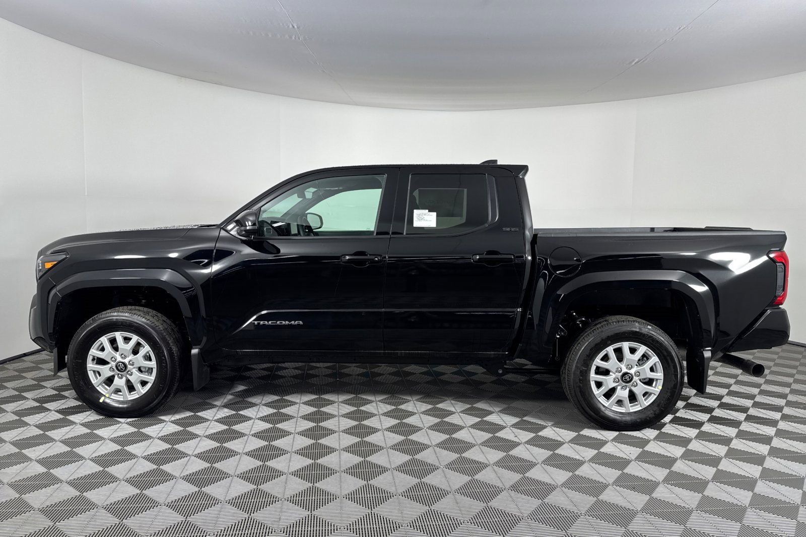 New 2025 Toyota Tacoma SR5 image 7