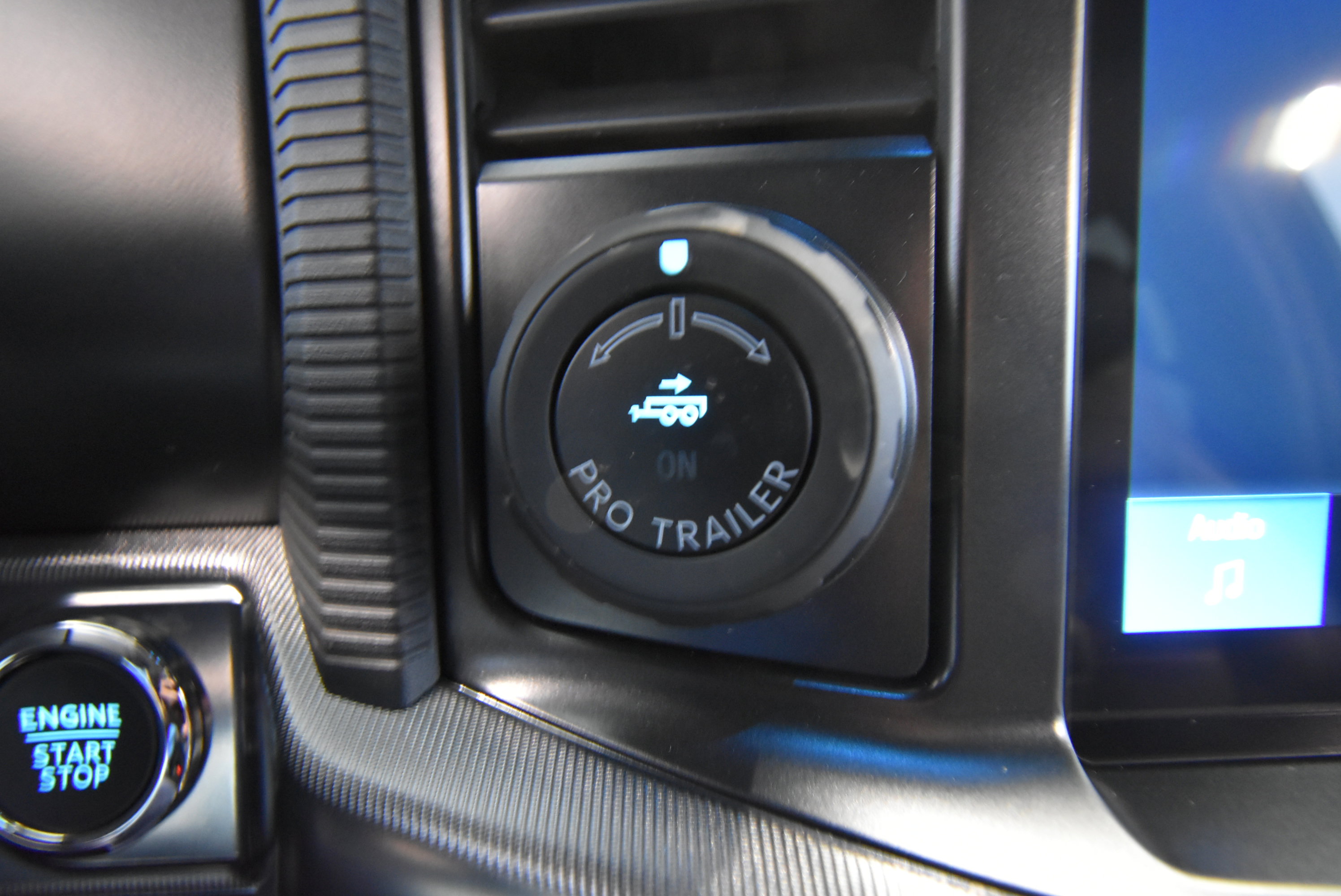 New 2025 Ford F150 Lariat w/ Equipment Group 502A High image 27