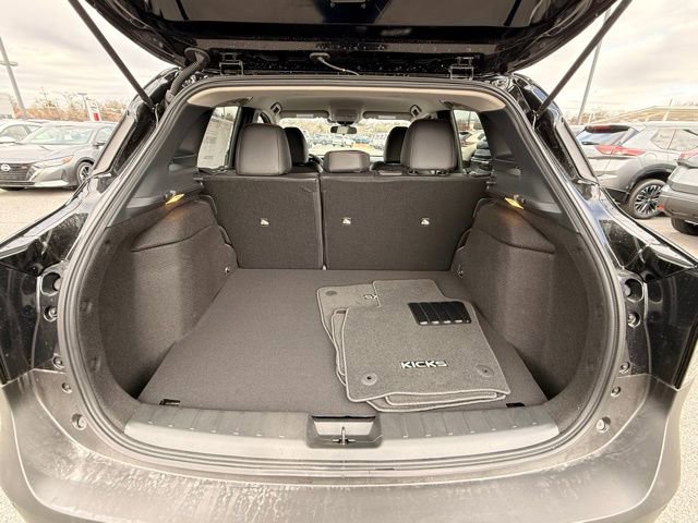 New 2026 Nissan Kicks SR w/ Cold Weather Package image 14