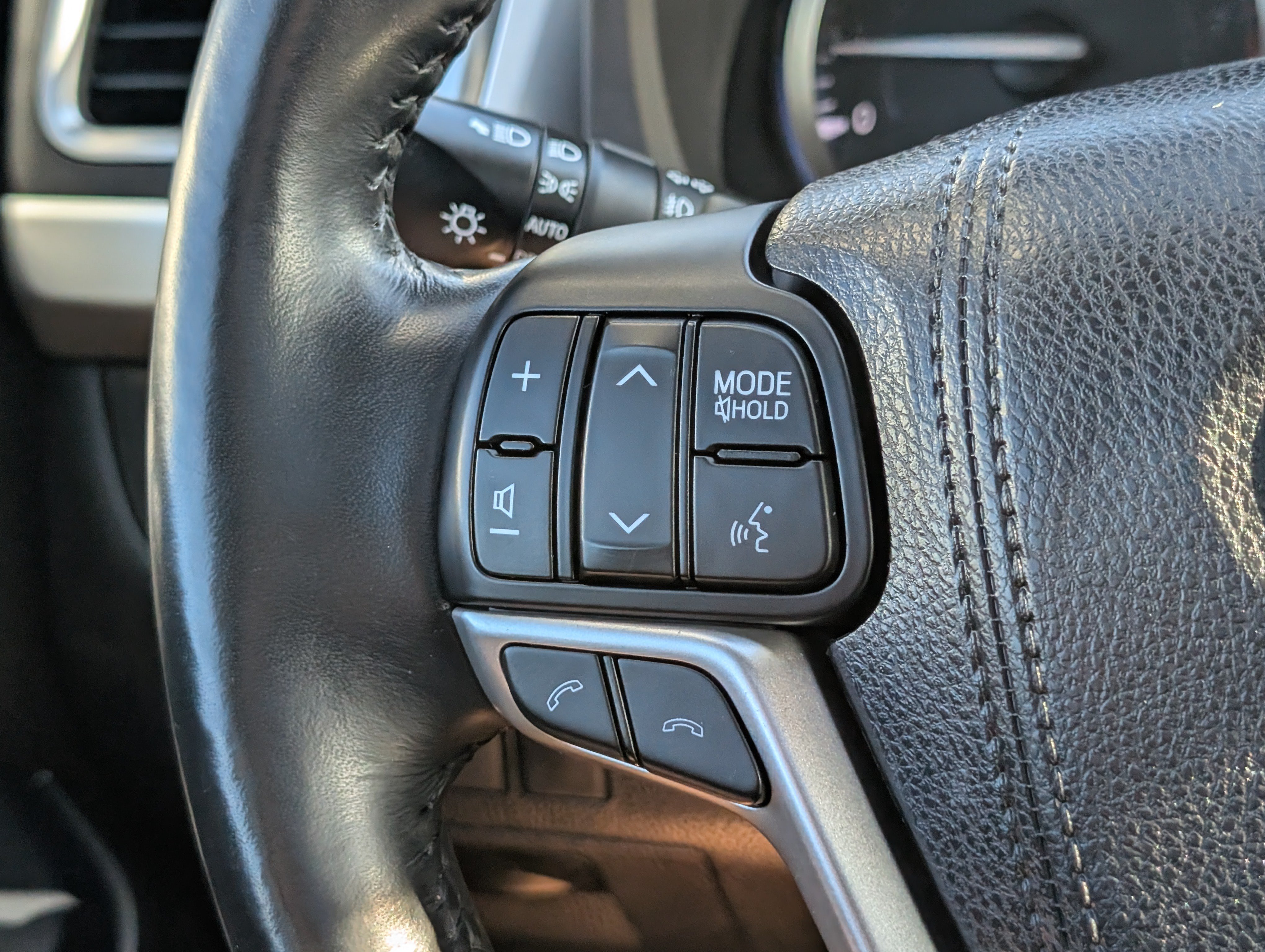 Used 2017 Toyota Highlander Limited Platinum w/ Carpet Mat Package AWD/4WD image 26