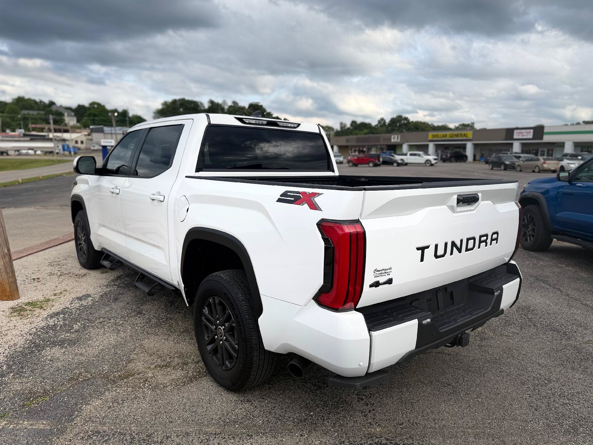 Used 2024 Toyota Tundra SR5 w/ SR5 Convenience Package AWD/4WD image 7