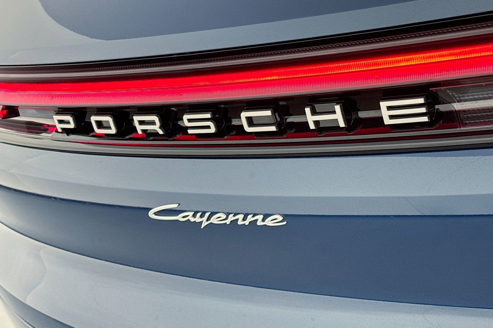 Used 2024 Porsche Cayenne AWD/4WD image 8