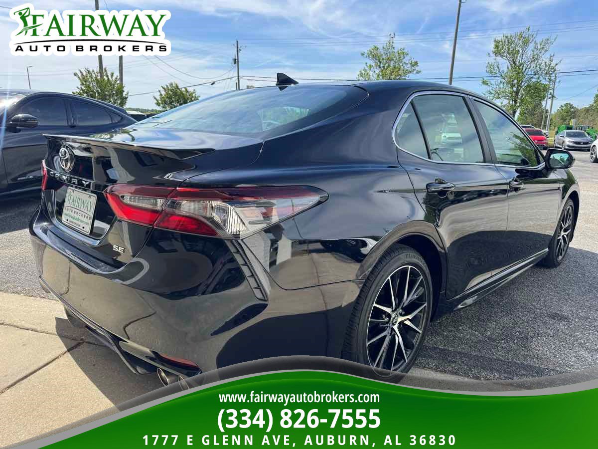 Used 2024 Toyota Camry SE image 6