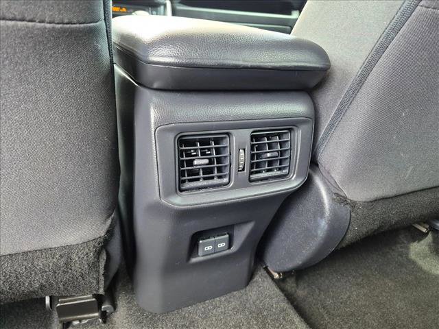 Used 2022 Toyota RAV4 XLE AWD/4WD image 17