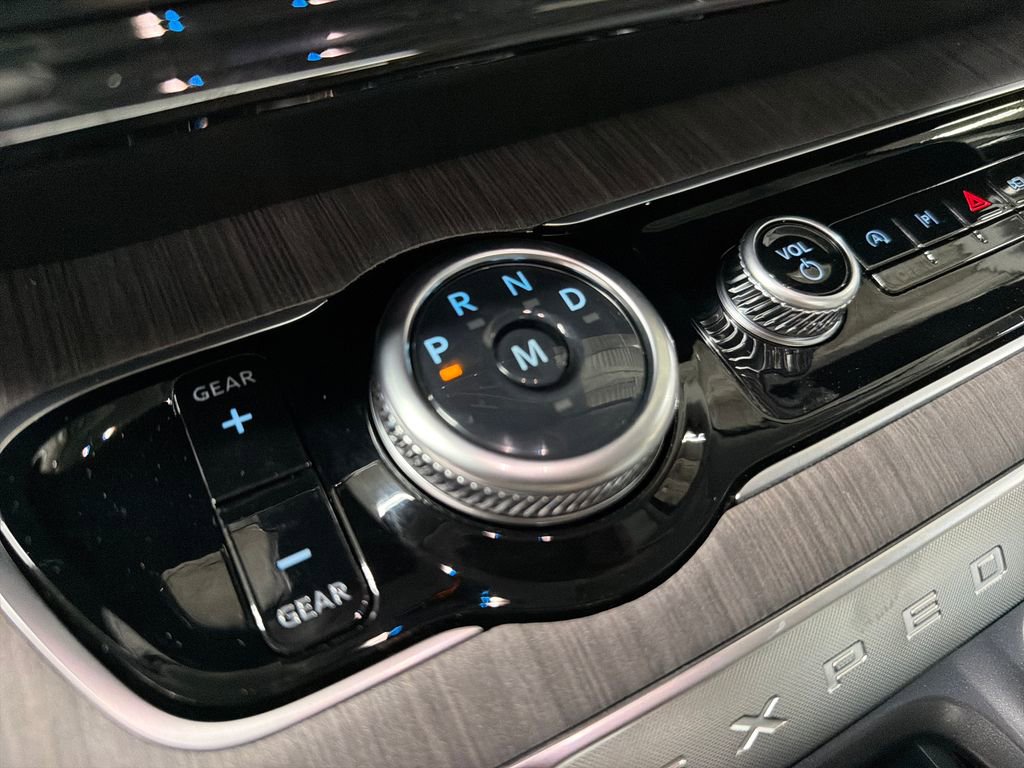 New 2026 Ford Expedition Max Platinum image 28