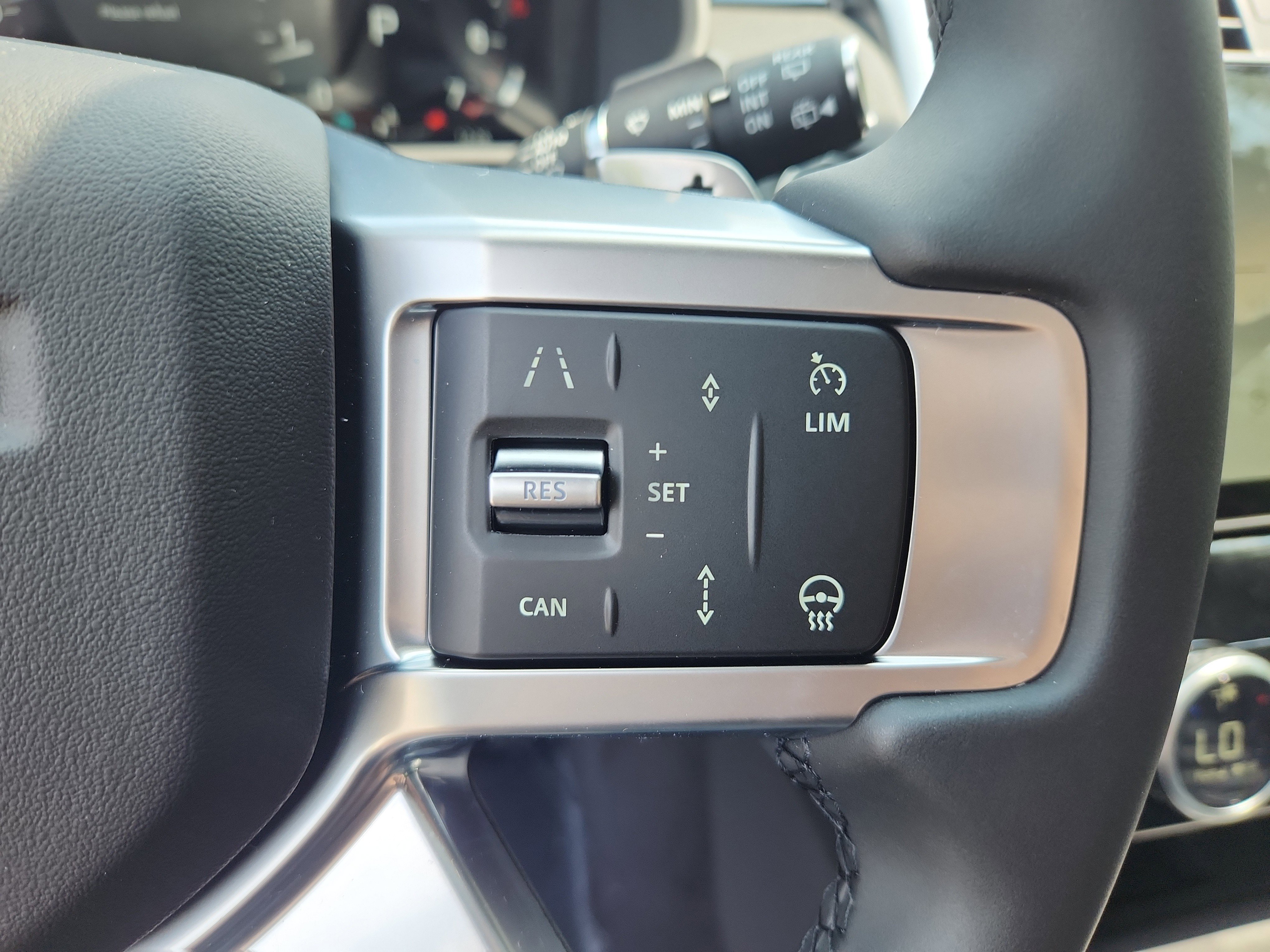 New 2025 Land Rover Discovery S image 20