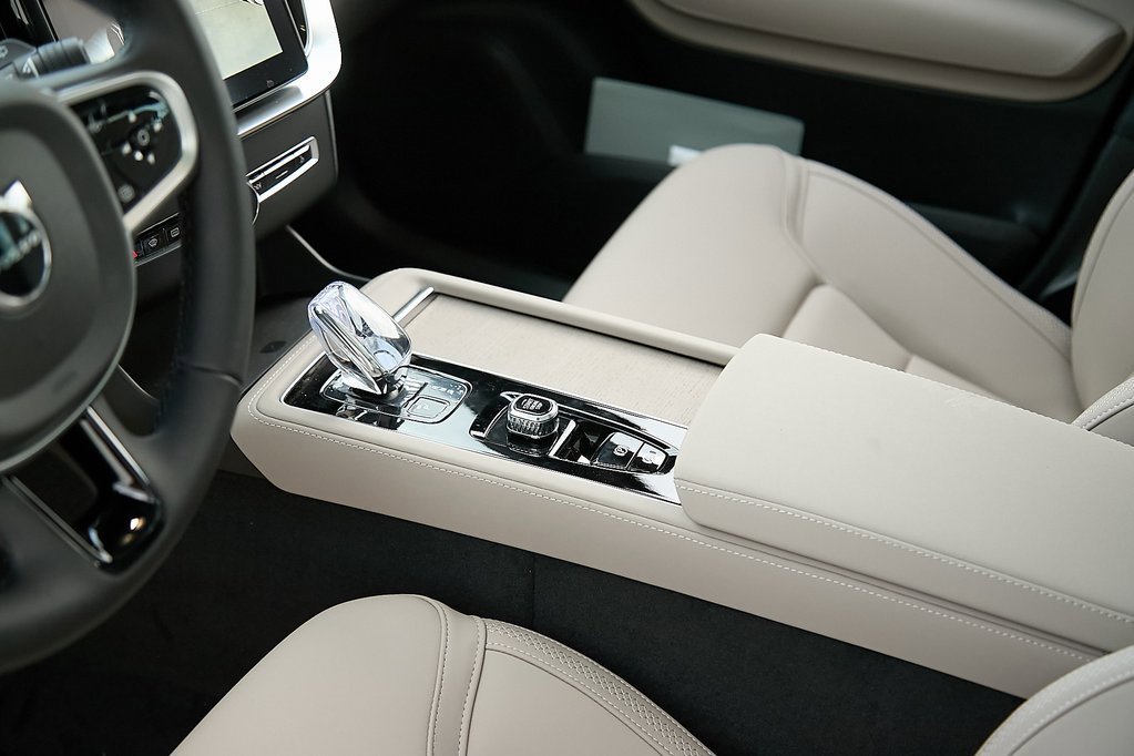 New 2026 Volvo XC90 T8 Plus image 15