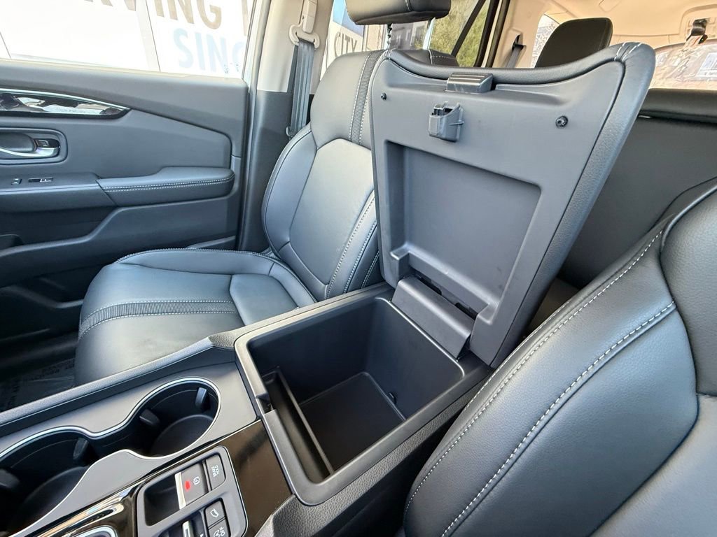 Used 2025 Honda Pilot Touring image 25