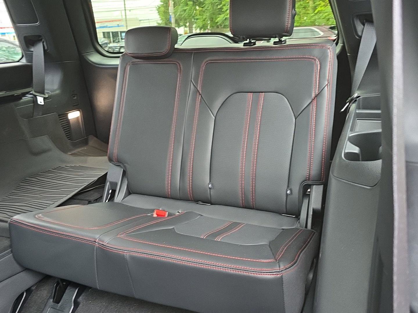 Used 2023 Ford Expedition Limited image 30