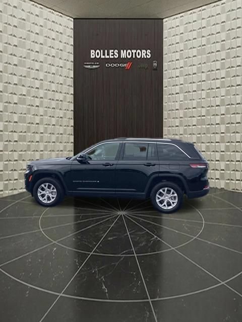 Certified 2023 Jeep Grand Cherokee Limited AWD/4WD image 14
