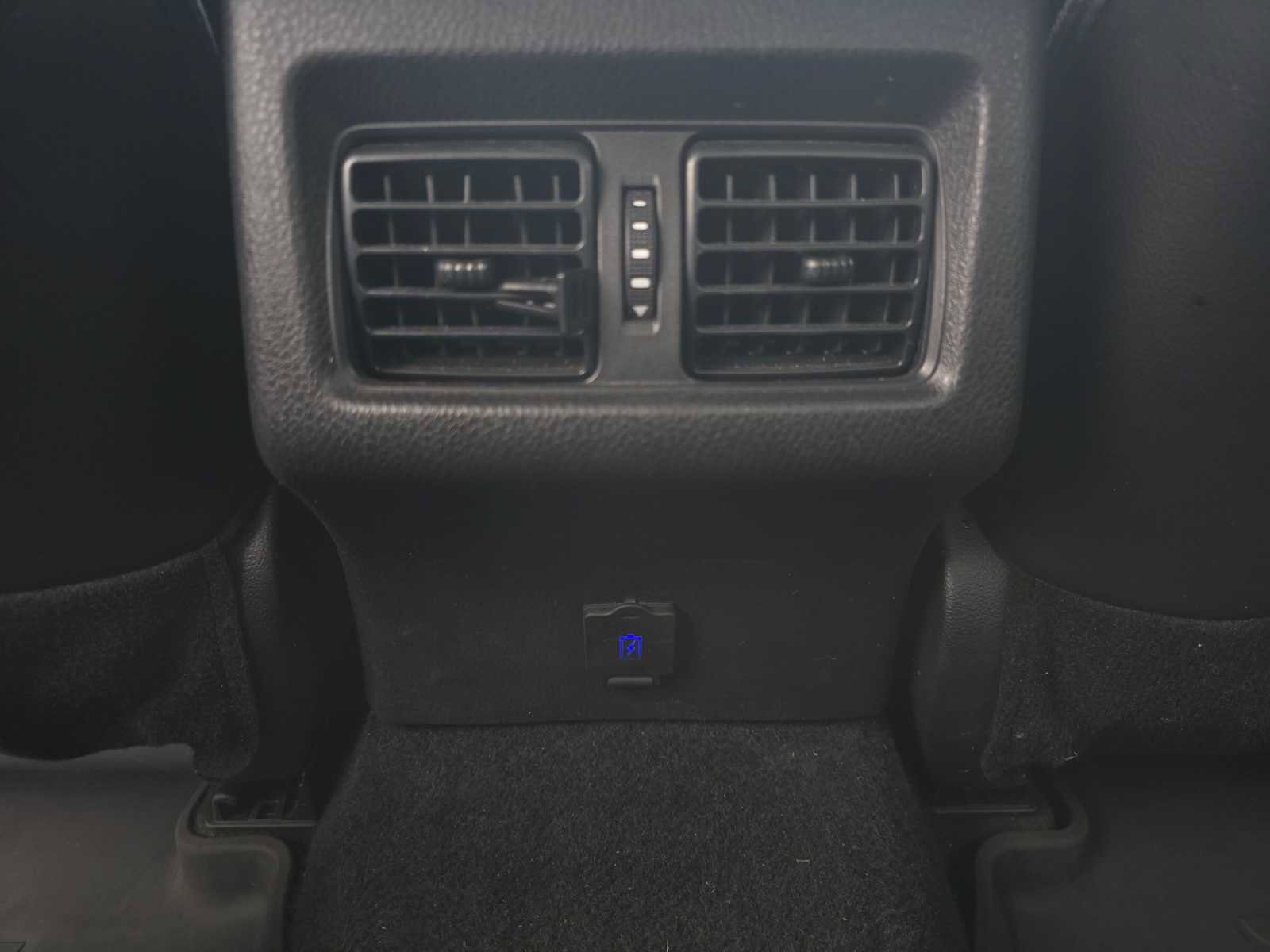 Used 2024 Toyota Camry XLE image 18