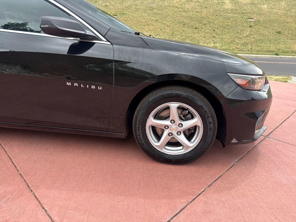 Used 2017 Chevrolet Malibu LS FWD image 33