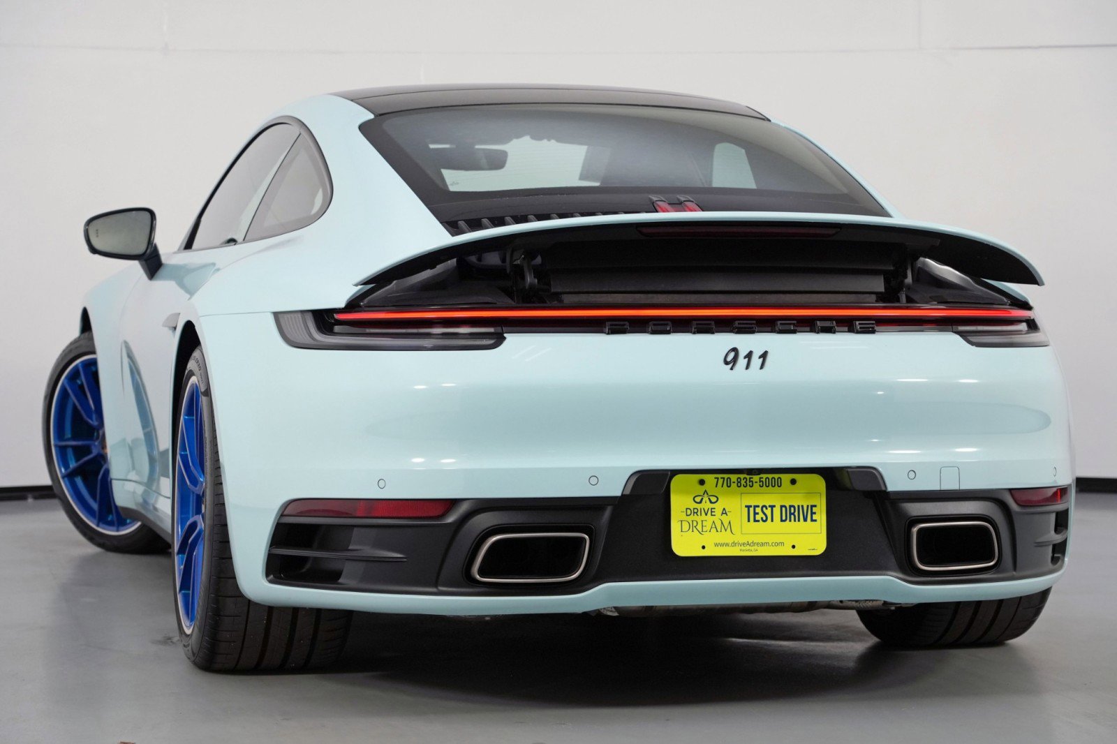 Used 2024 Porsche 911 Carrera image 6