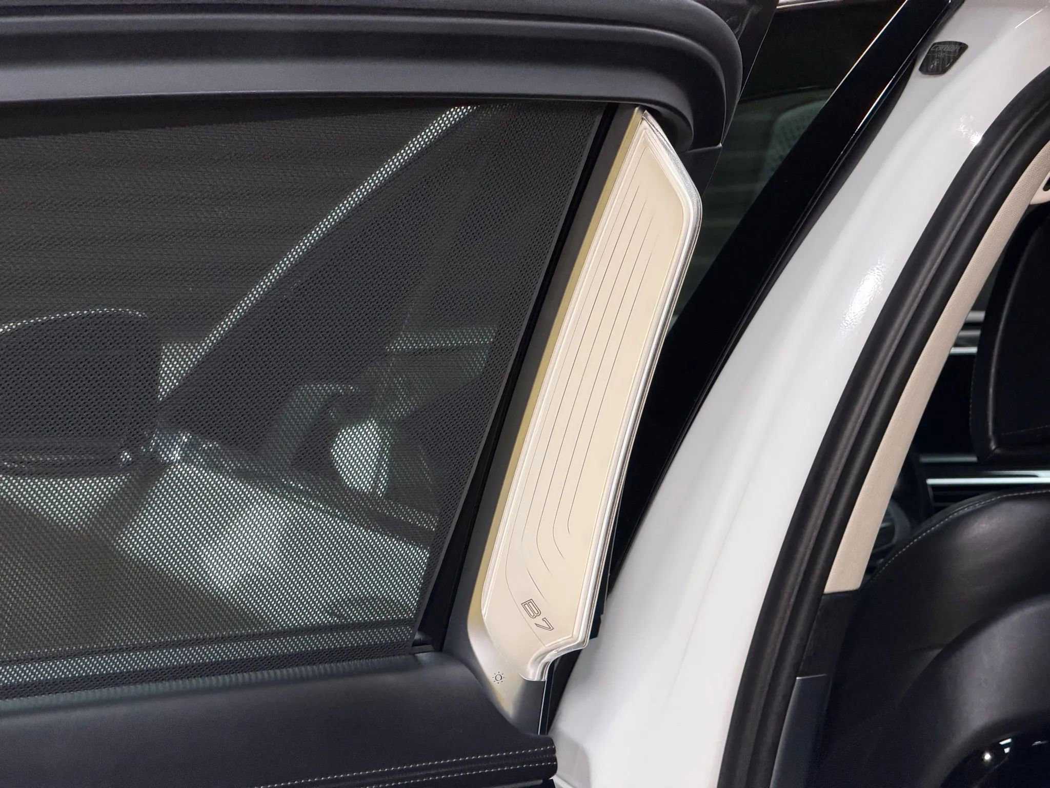 Used 2017 BMW 750i xDrive image 23