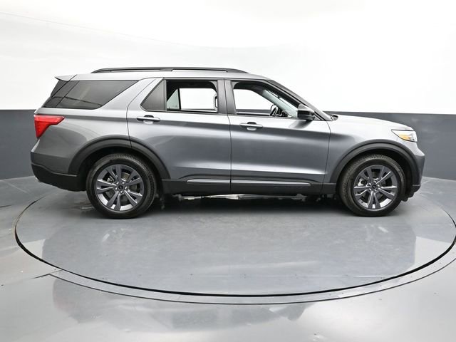 Used 2023 Ford Explorer XLT w/ Equipment Group 202A RWD image 8