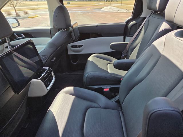 Used 2024 Kia Carnival SX Prestige FWD image 49