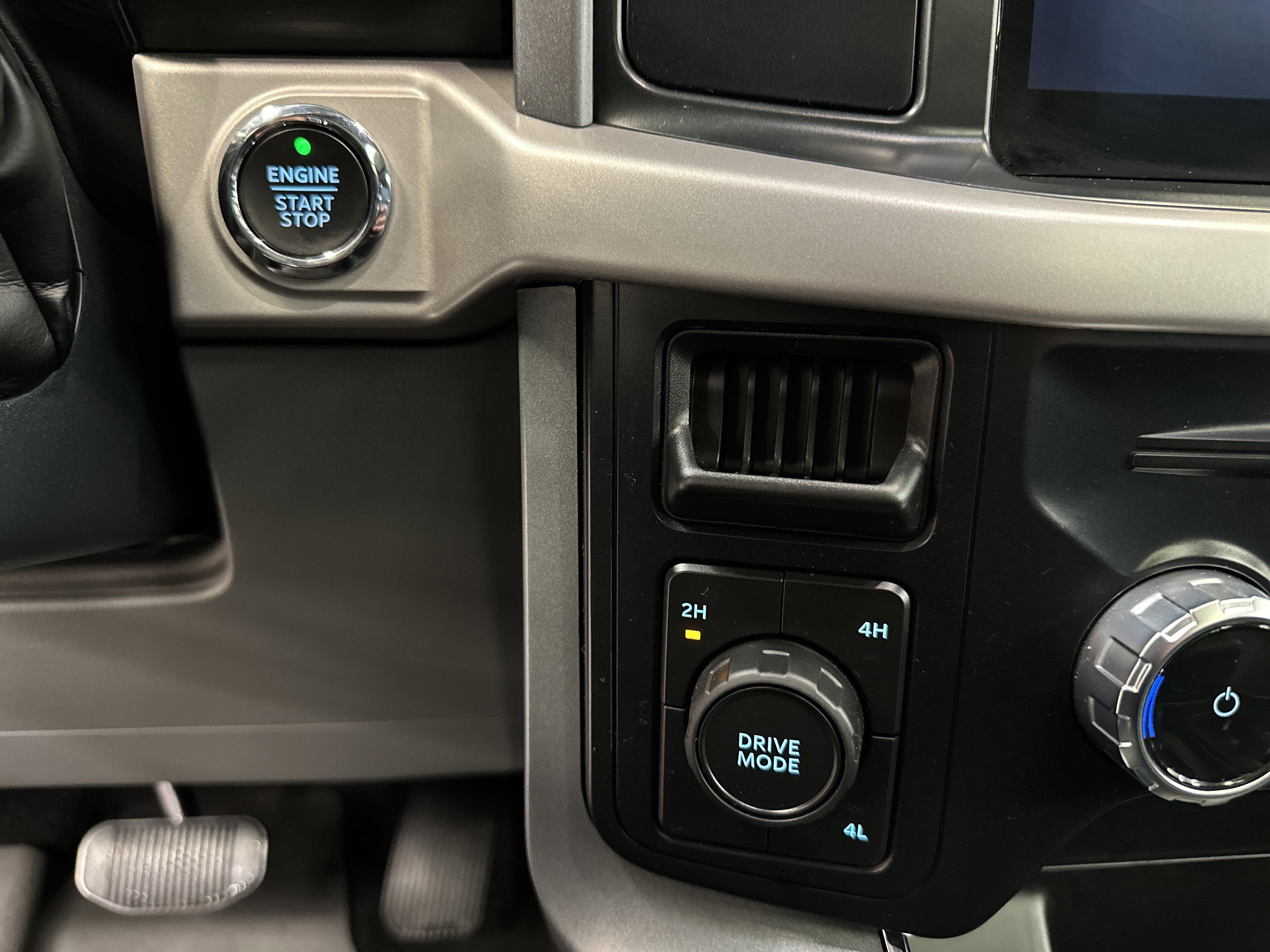 Certified 2023 Ford F150 XLT w/ Equipment Group 302A High image 32