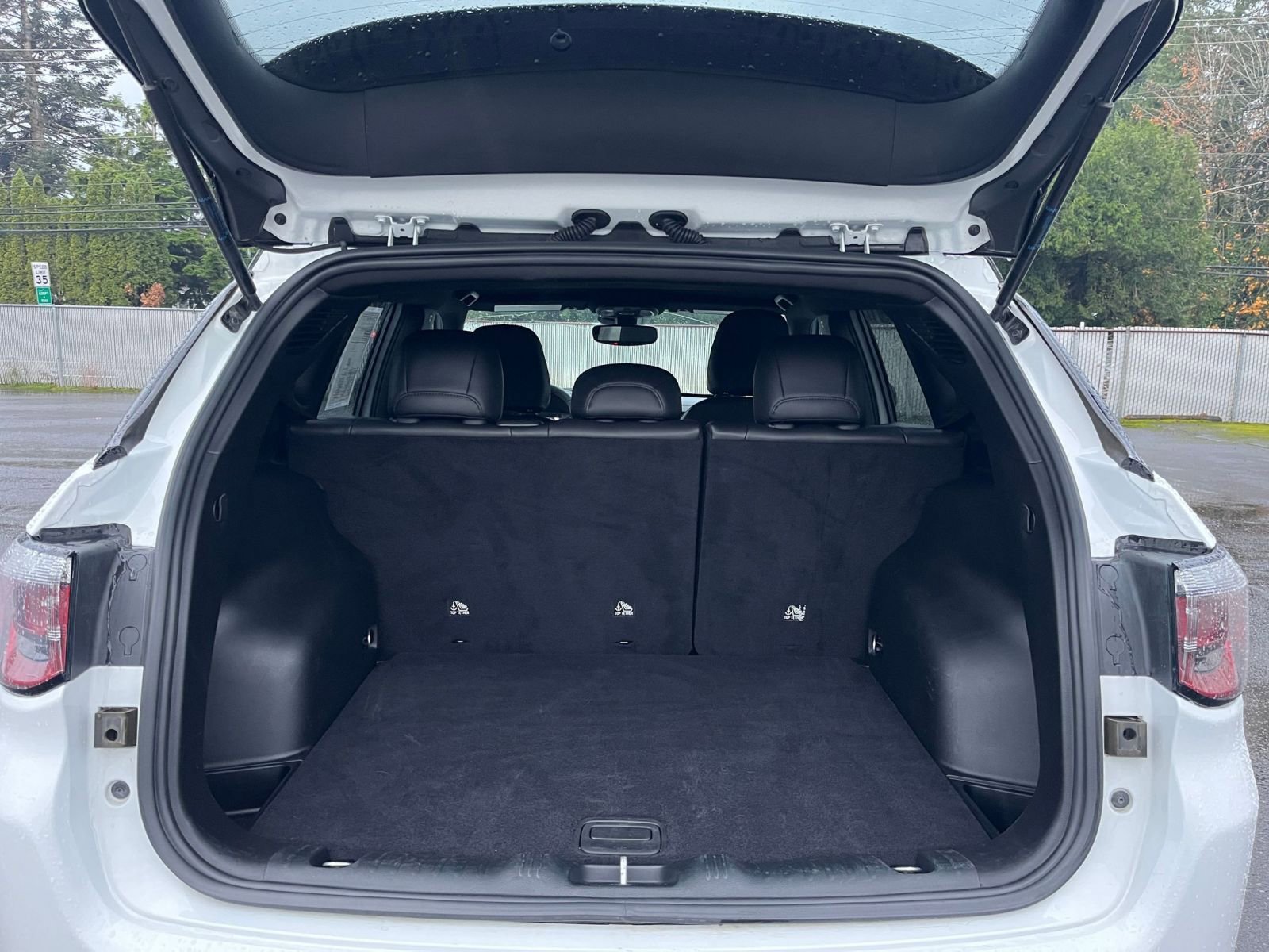 Used 2025 Jeep Compass Trailhawk image 30