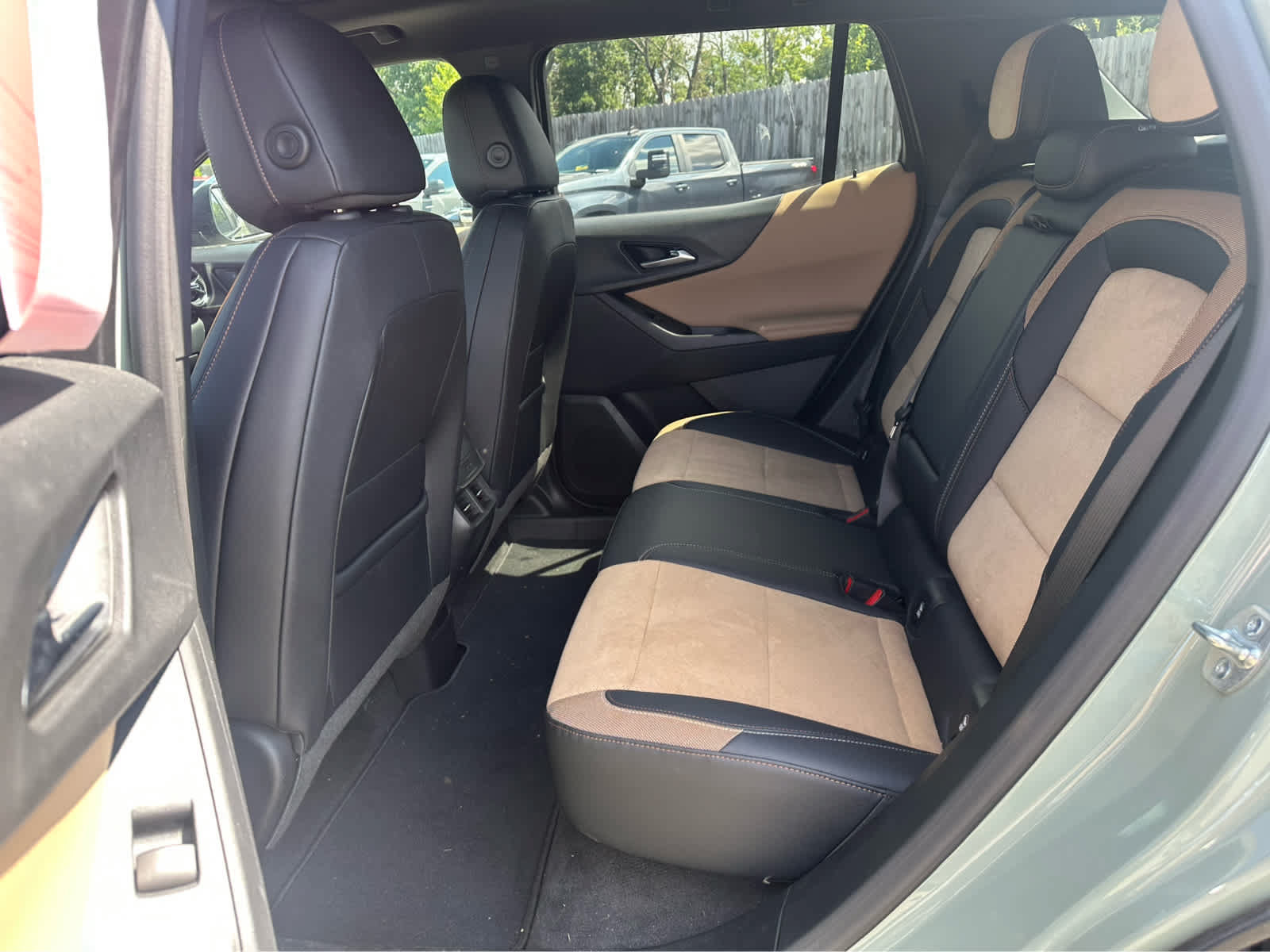 Used 2025 Chevrolet Equinox ACTIV AWD/4WD image 21