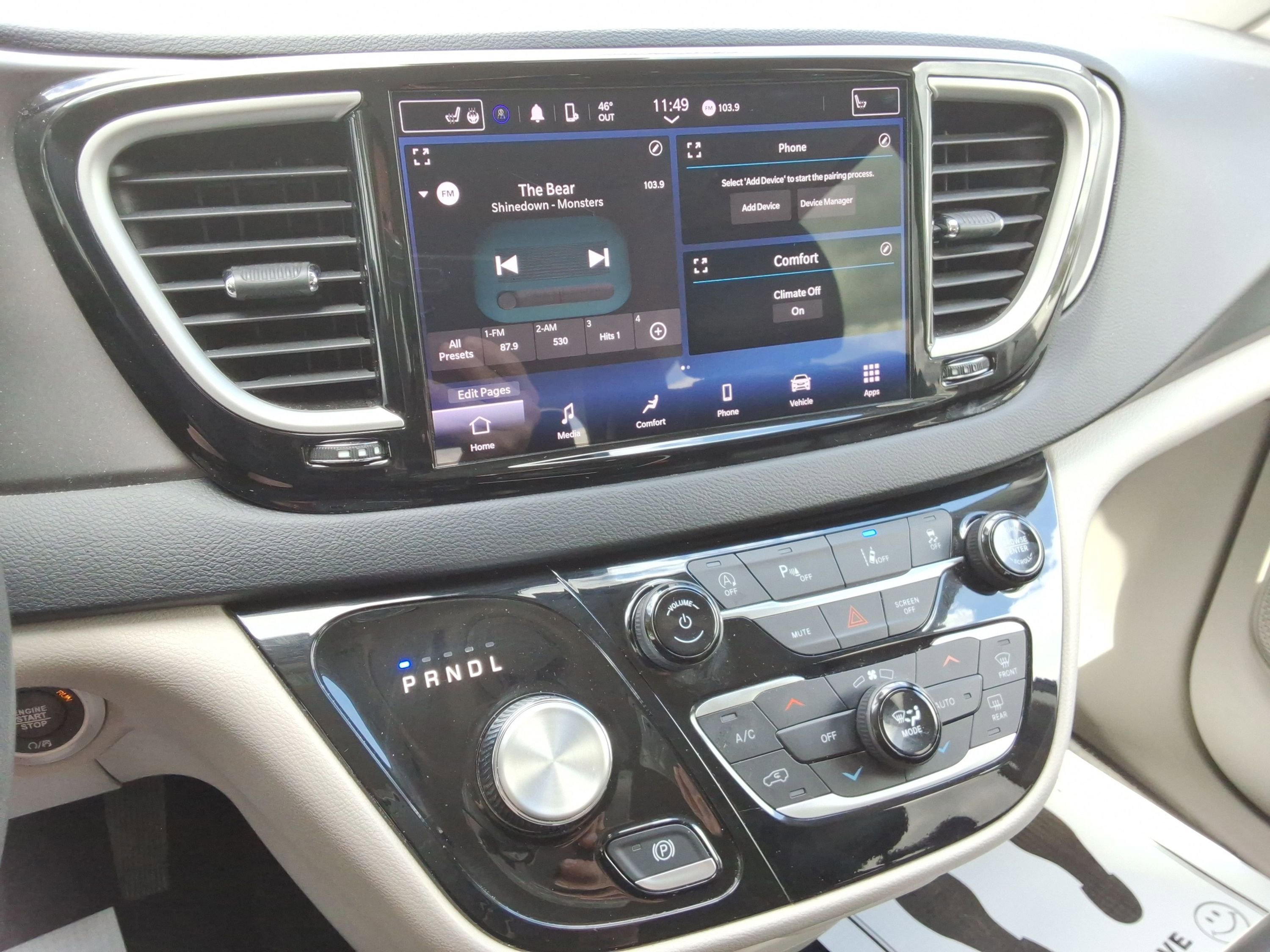 Used 2023 Chrysler Pacifica Touring-L FWD image 15