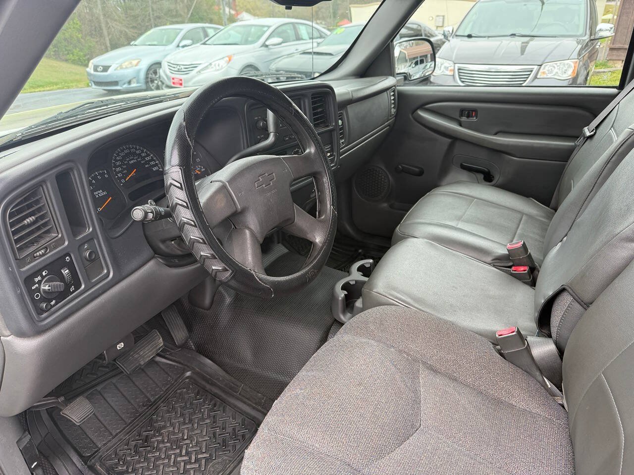 Used 2004 Chevrolet Silverado 1500 W/T RWD image 11