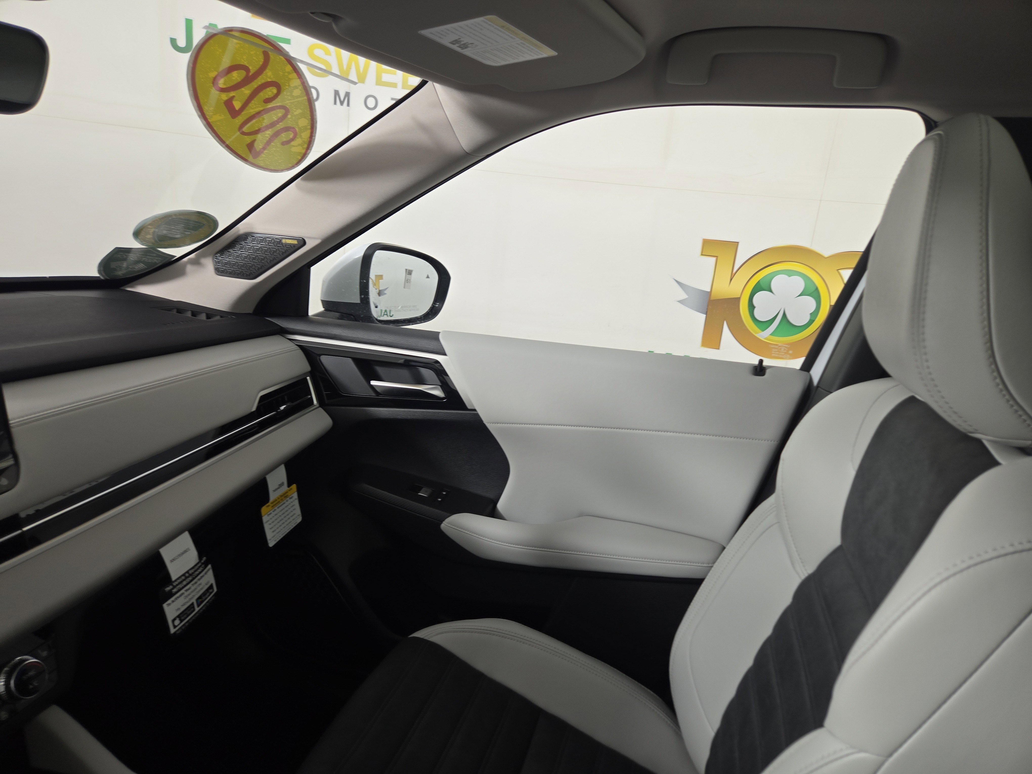 New 2026 Mitsubishi Outlander SE FWD image 25