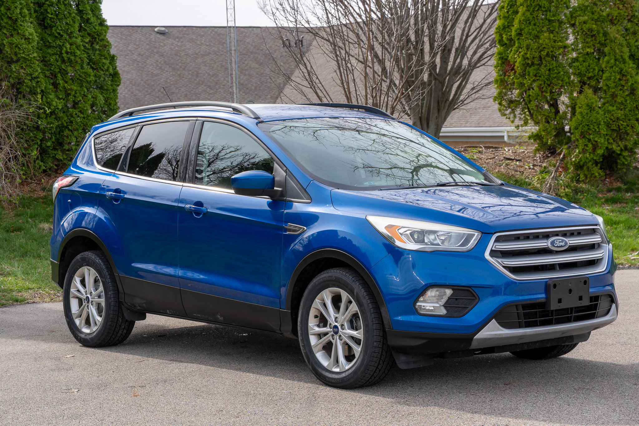 Used 2017 Ford Escape SE w/ Equipment Group 201A image 3