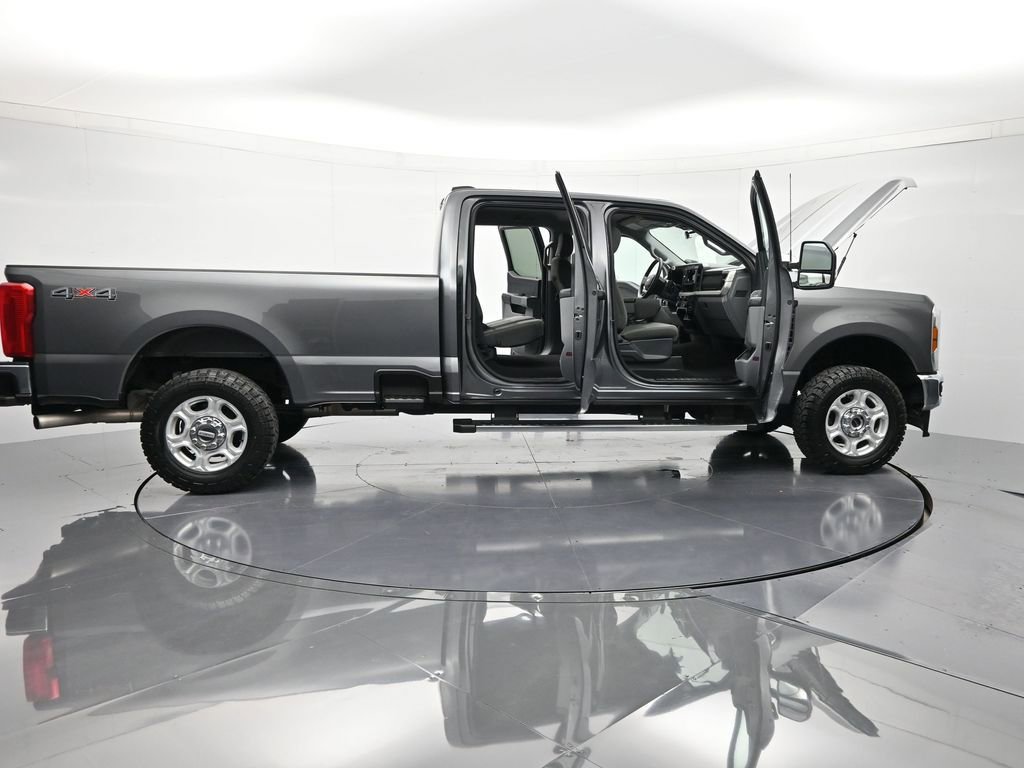 Used 2025 Ford F250 XLT image 48