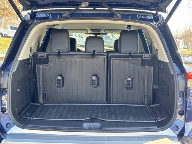 Used 2022 Nissan Pathfinder SL w/ Cargo Package image 13