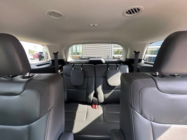 Used 2025 Ford Explorer Active w/ Active Comfort Package AWD/4WD image 20