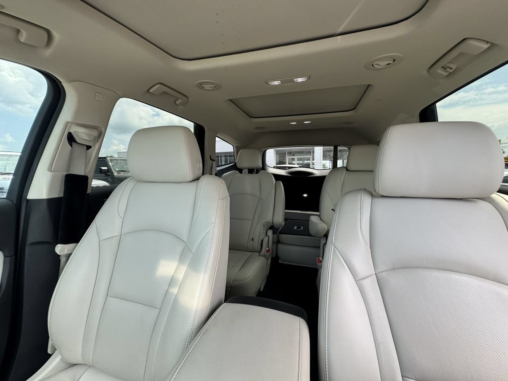 Used 2022 Buick Enclave Essence w/ Experience Buick Package FWD image 12