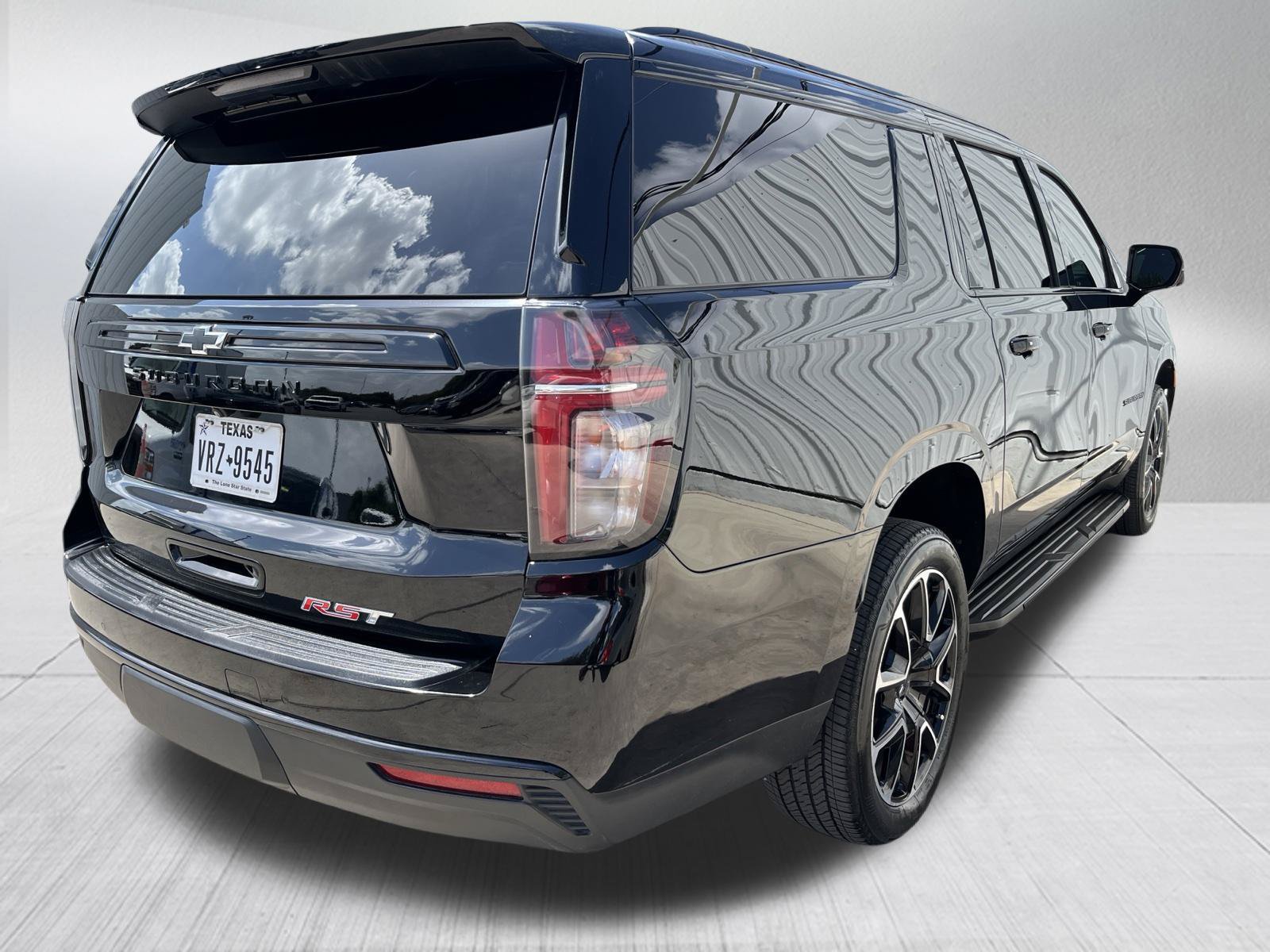 Used 2024 Chevrolet Suburban RST w/ Luxury Package RWD image 9