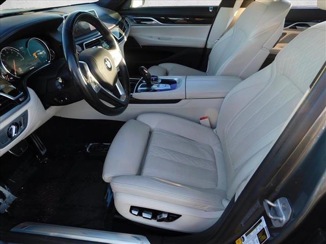 Used 2019 BMW 750i xDrive w/ Executive Package image 18