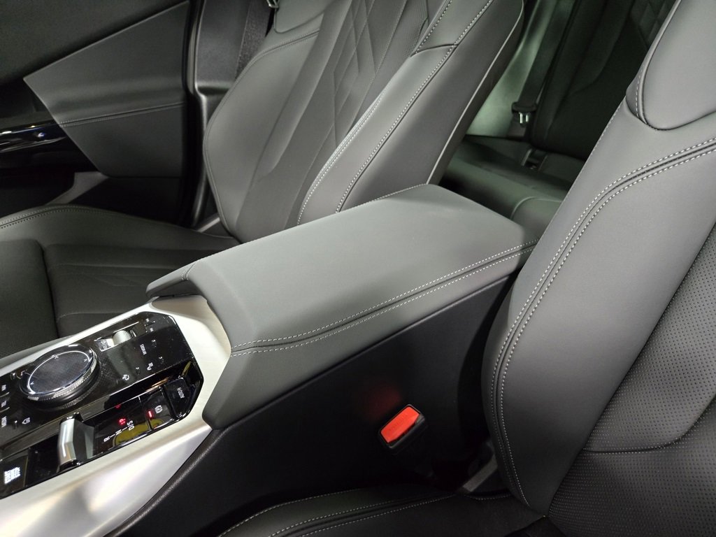 Used 2025 BMW X3 M50 w/ Premium Package image 31