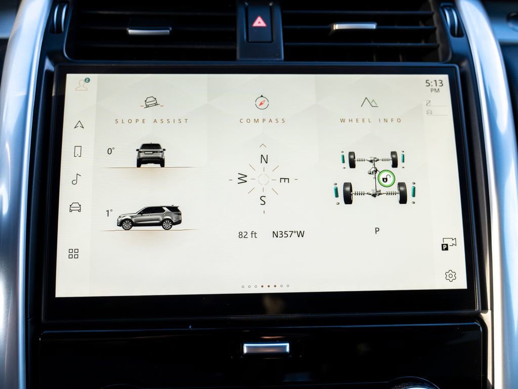 Certified 2024 Land Rover Discovery Dynamic SE image 23