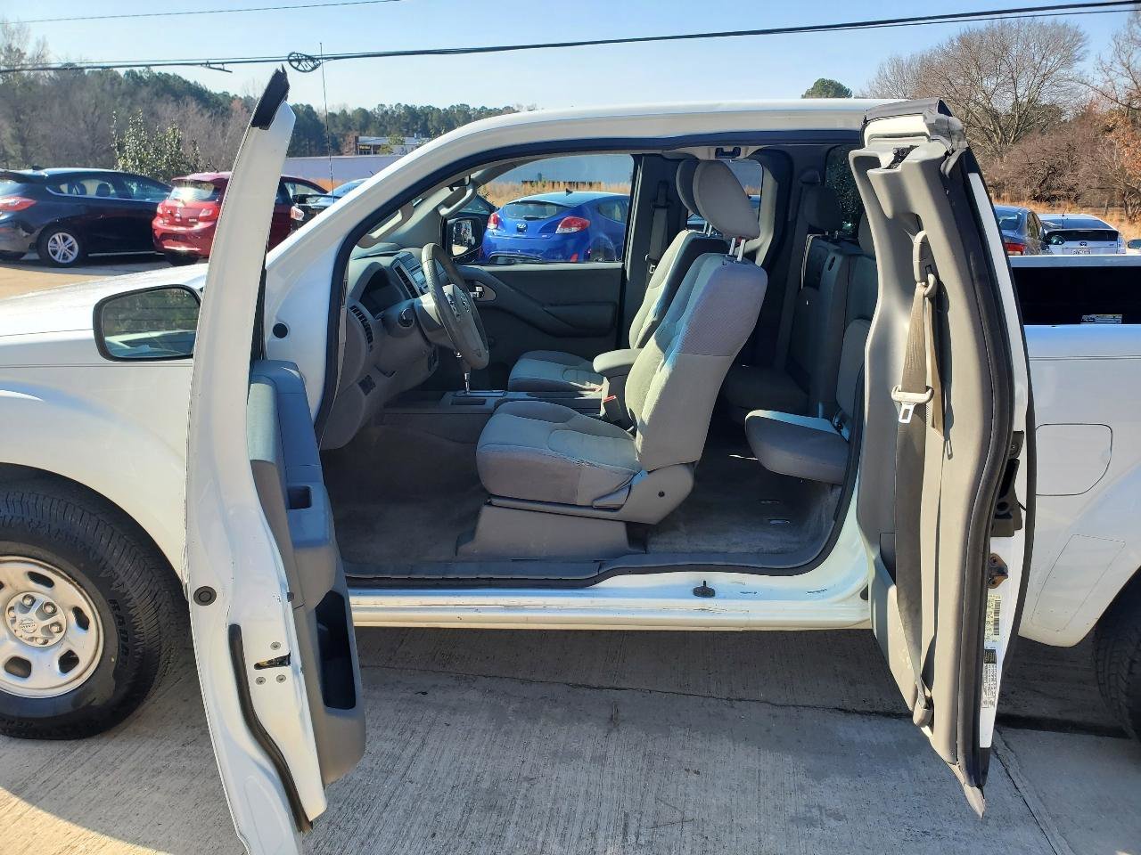 Used 2014 Nissan Frontier S image 15