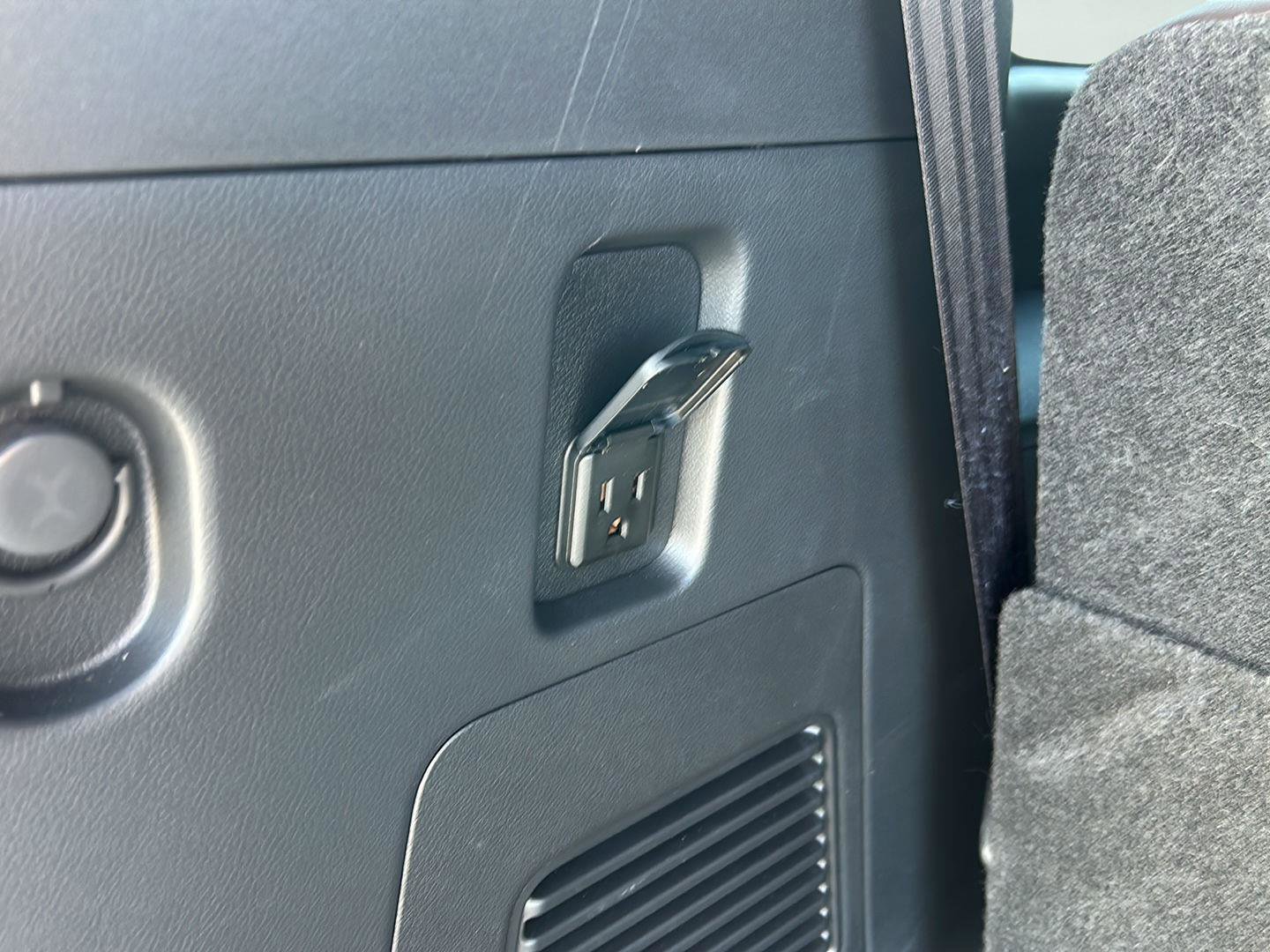 Used 2025 Nissan Armada Platinum w/ Convenience Package image 11