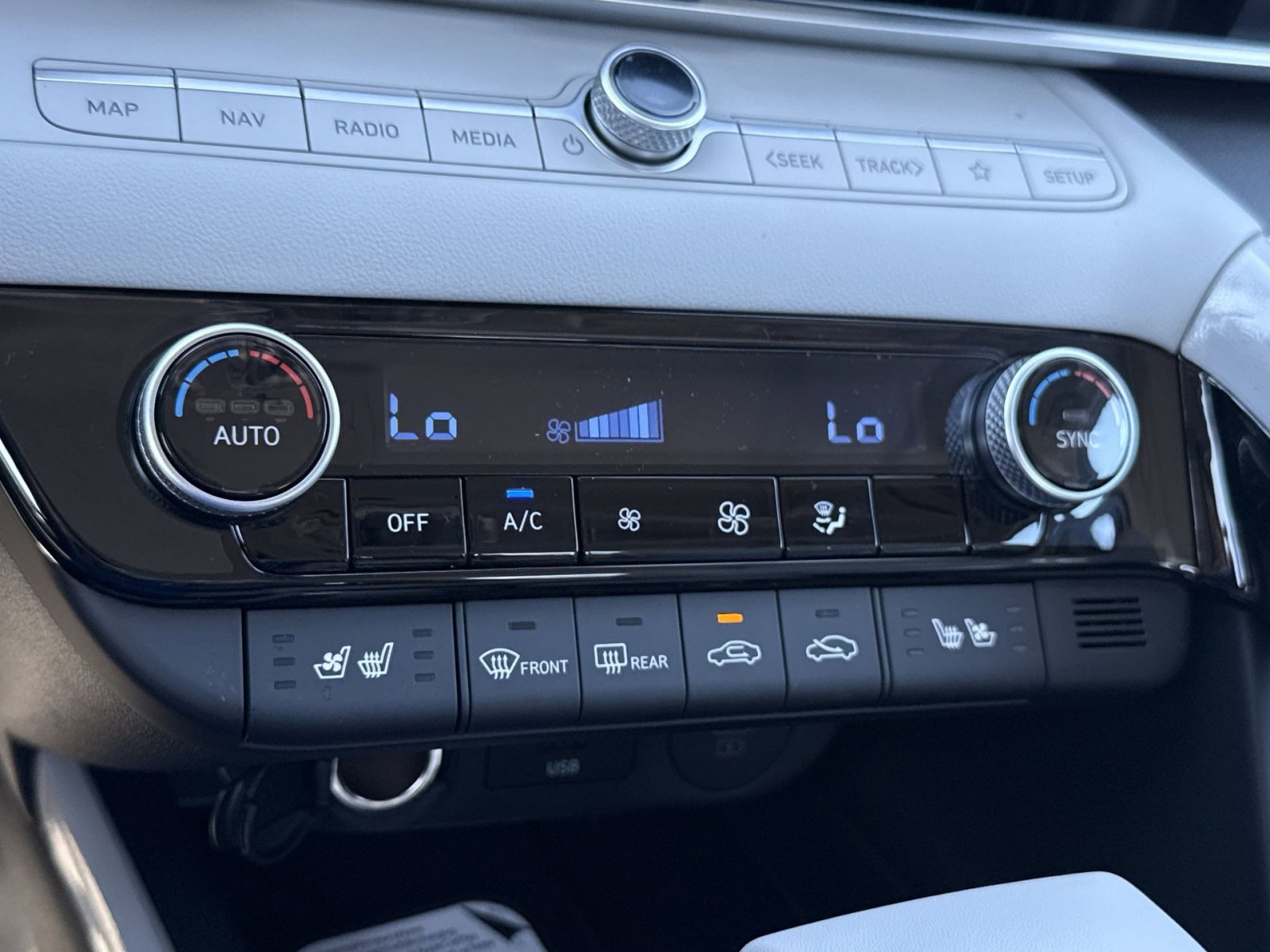 New 2026 Hyundai Elantra Limited image 21