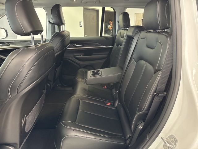 Used 2023 Jeep Grand Cherokee Limited image 22