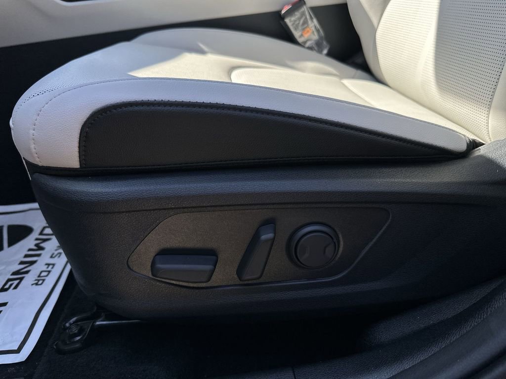 New 2026 Kia Sportage EX FWD image 12