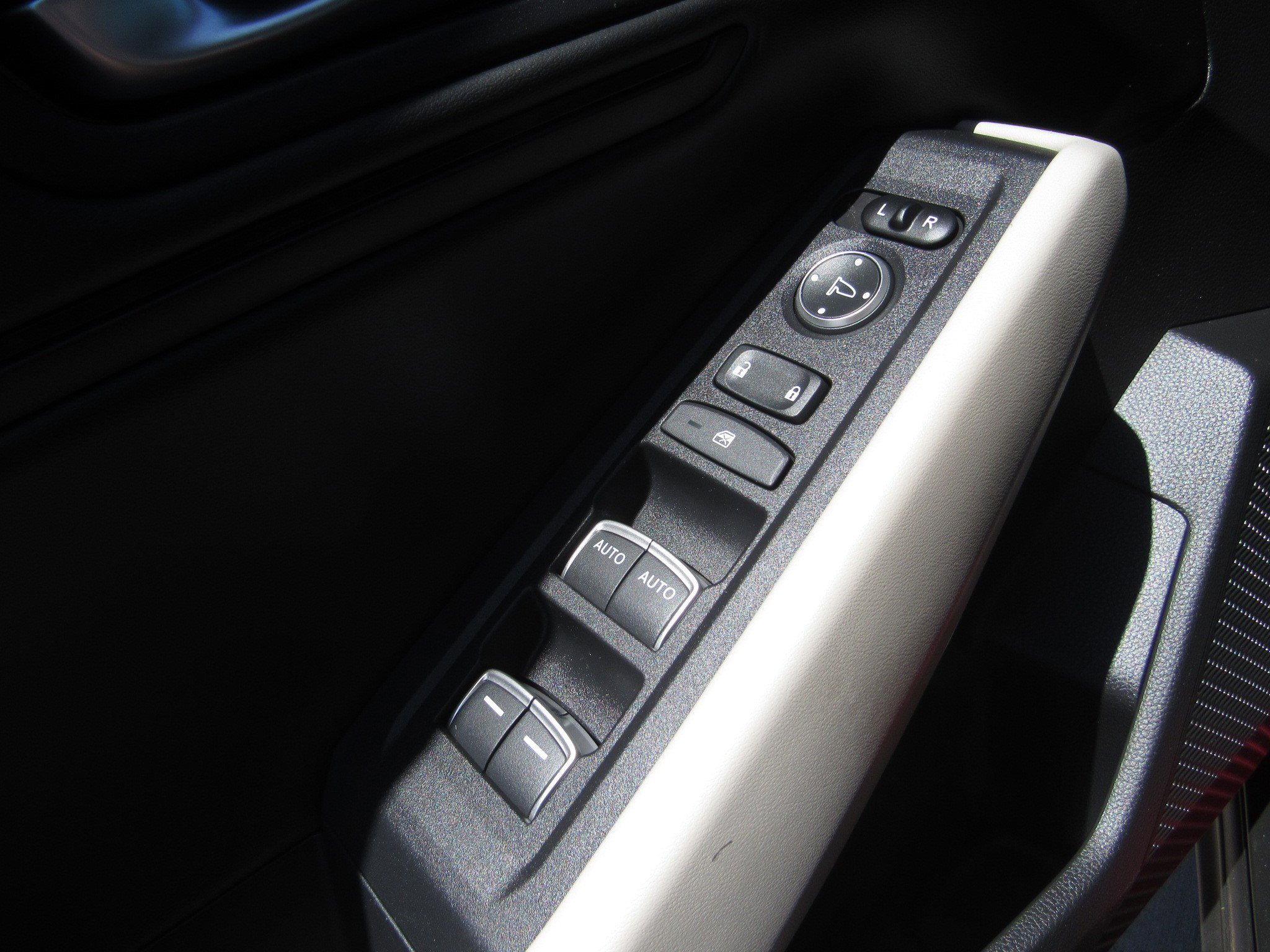 Certified 2023 Honda Accord EX image 22