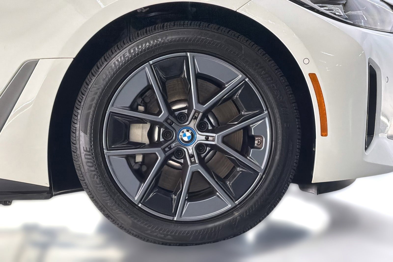 Used 2023 BMW i4 eDrive35 w/ Premium Package RWD image 11