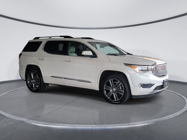 Used 2018 GMC Acadia Denali w/ Technology Package AWD/4WD image 2