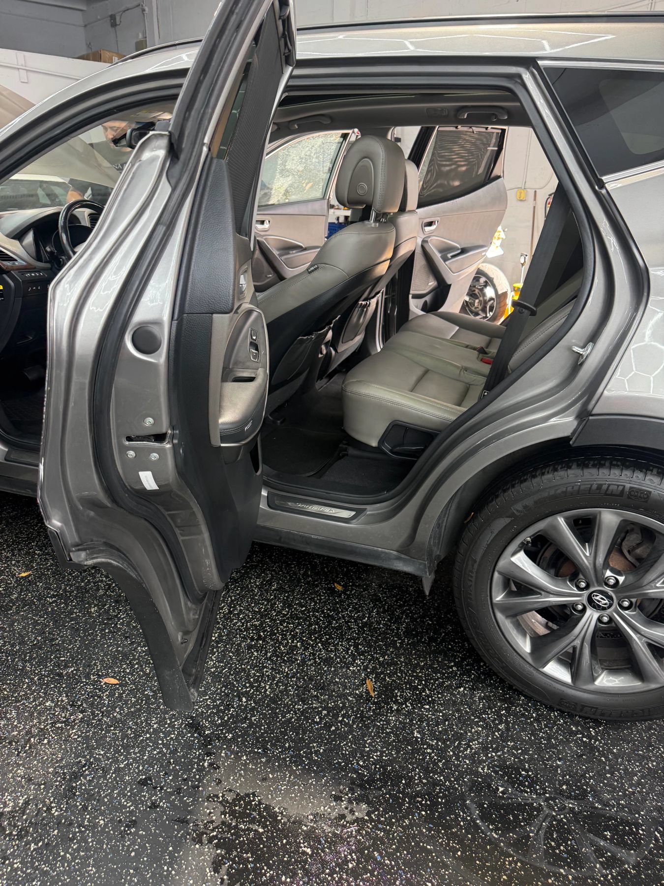 Used 2018 Hyundai Santa Fe Sport w/ 2.0T Ultimate Tech Package 05 AWD/4WD image 27