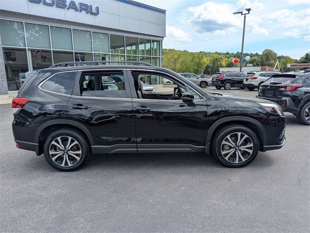 Used 2023 Subaru Forester Limited image 2