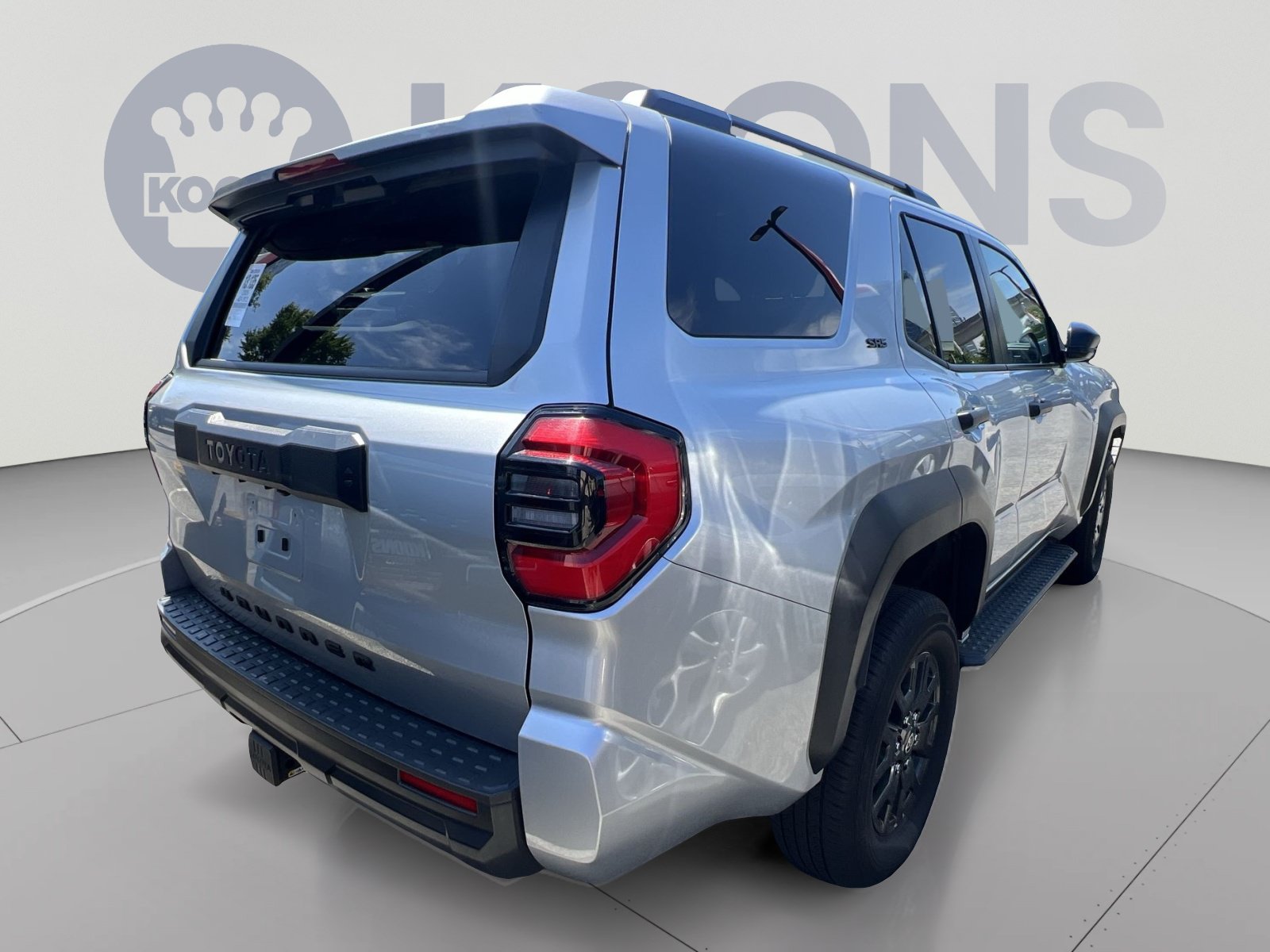 Used 2025 Toyota 4Runner SR5 AWD/4WD image 5