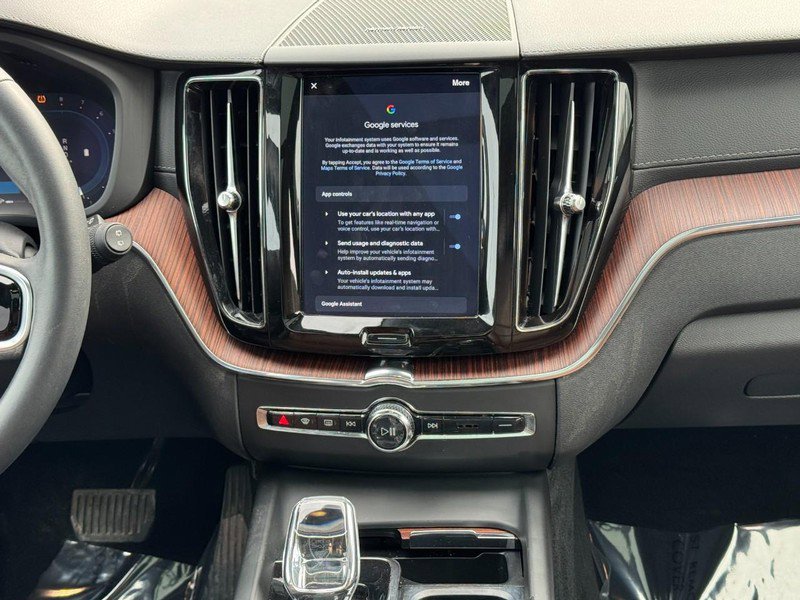 Certified 2023 Volvo XC60 B5 Ultimate image 14