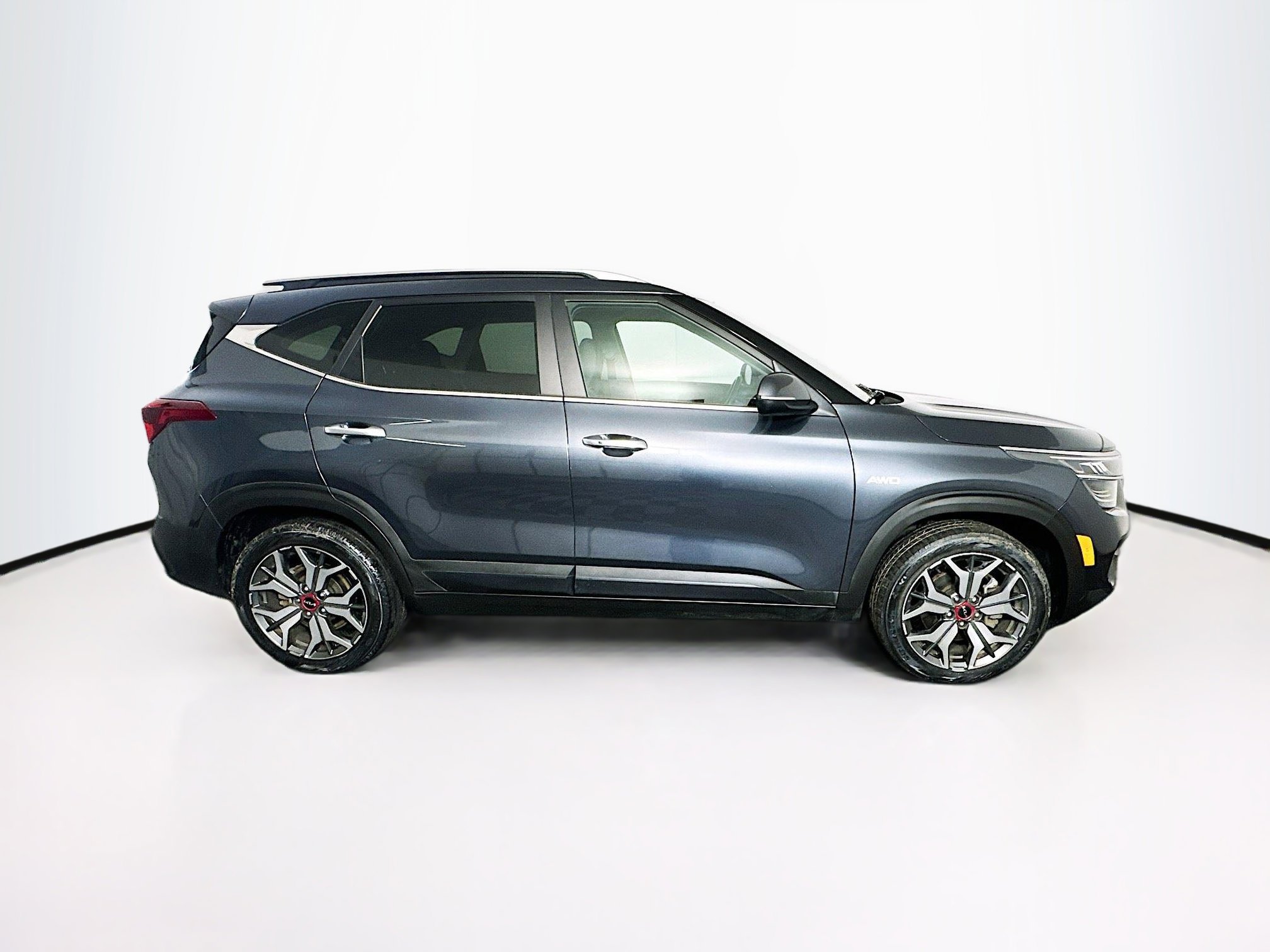 Used 2022 Kia Seltos SX w/ Sunroof Package image 10